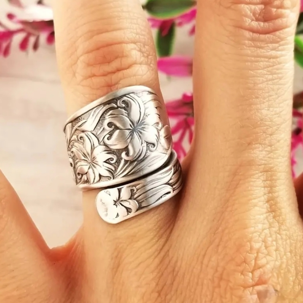 Vintage Spoon Ring Flower Pattern